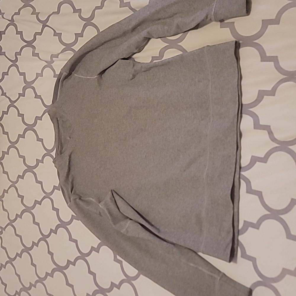 Lululemon Men's Activewear V Neck Gray Pullover Reflective Sweater Men's M